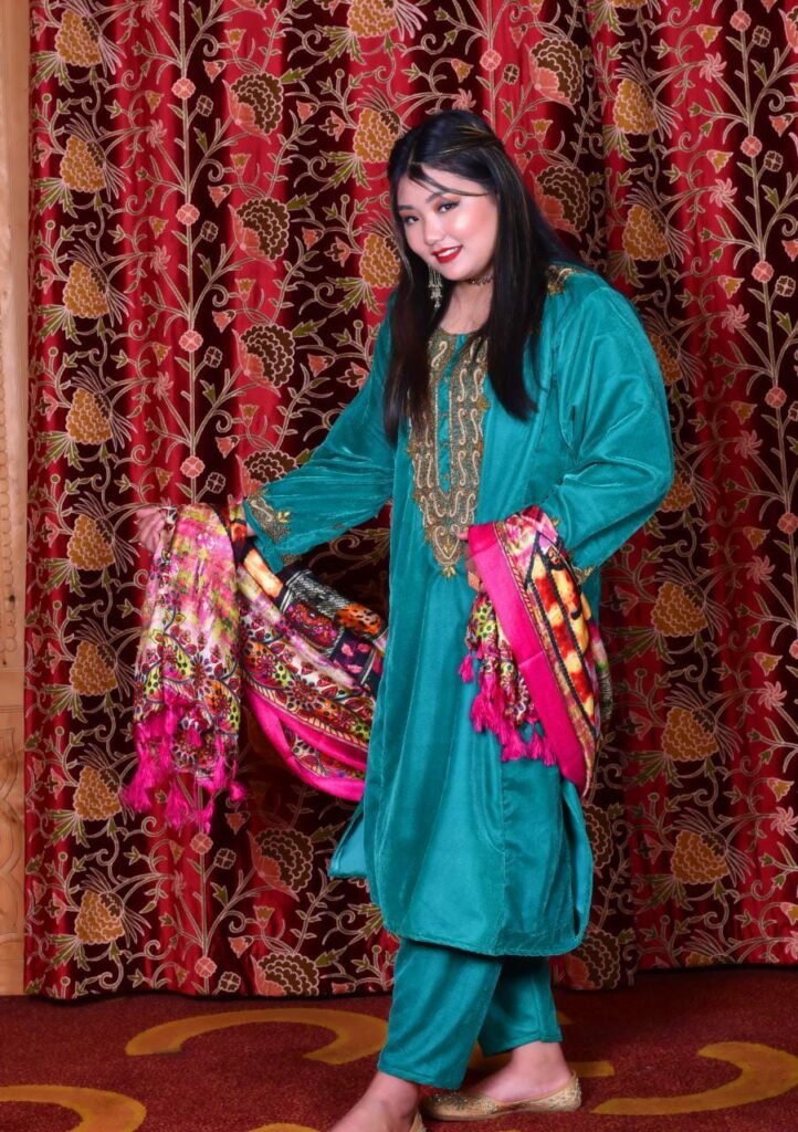 ‘Fashion ka hai yeh jalwa’: Meet Ladakh model who promotes Kashmiri pherans, shawls 5 034ad071 0605 4742 a1e0 7861c8fb22fa