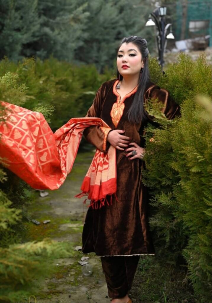 ‘Fashion ka hai yeh jalwa’: Meet Ladakh model who promotes Kashmiri pherans, shawls 6 9b59d687 c9e1 4ea1 8251 82e81eeab1a0 1
