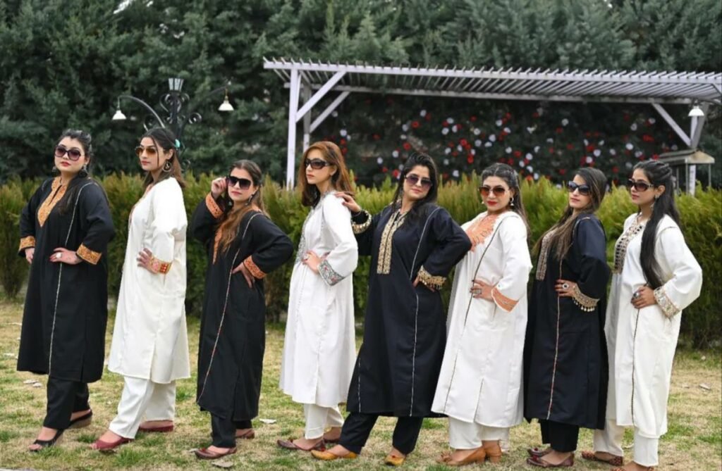 ‘Fashion ka hai yeh jalwa’: Meet Ladakh model who promotes Kashmiri pherans, shawls 4 WhatsApp Image 2022 02 25 at 11.53.59 AM