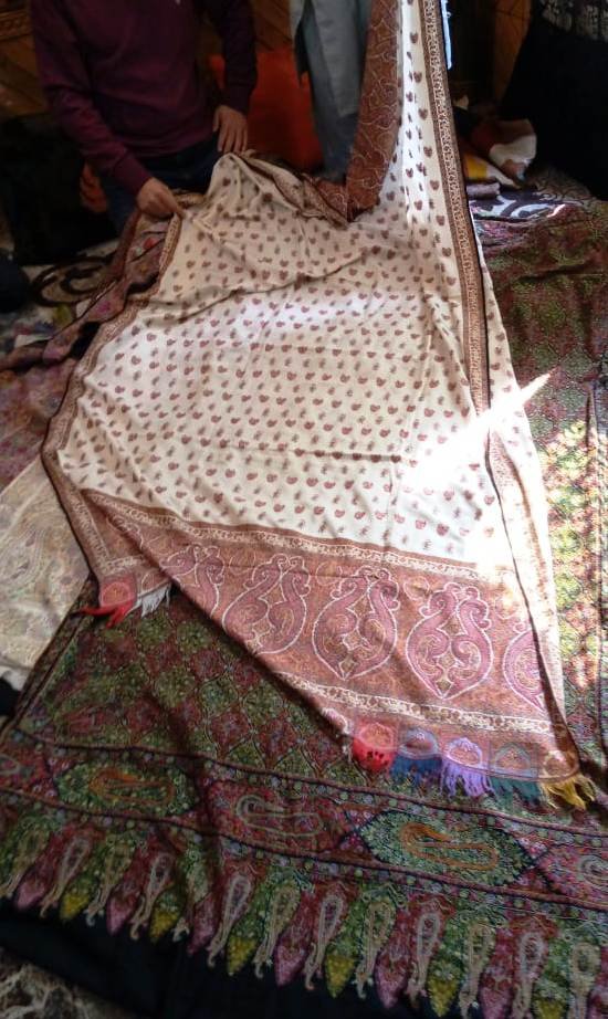His name is Khan: Meet Kashmir’s only Padmashree award winning ‘Jamawar’ craftsman 2 3 2