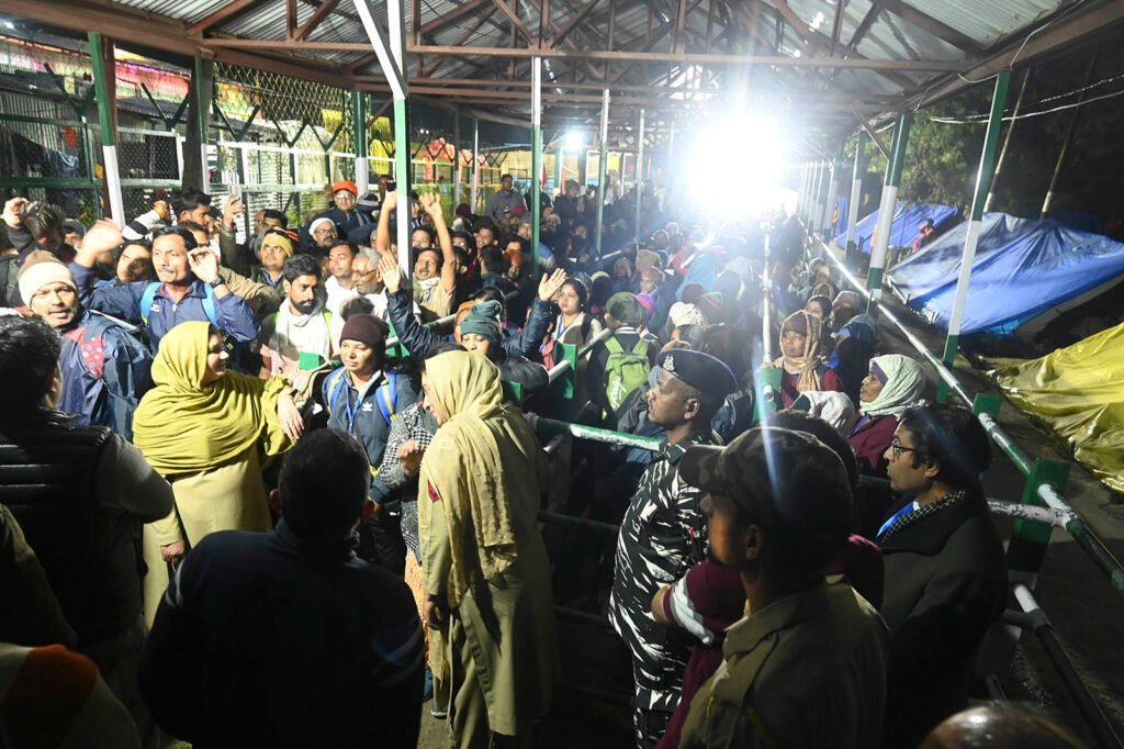 In Frames: Amarnath pilgrims leave for holy cave on first day of yatra 7 km10