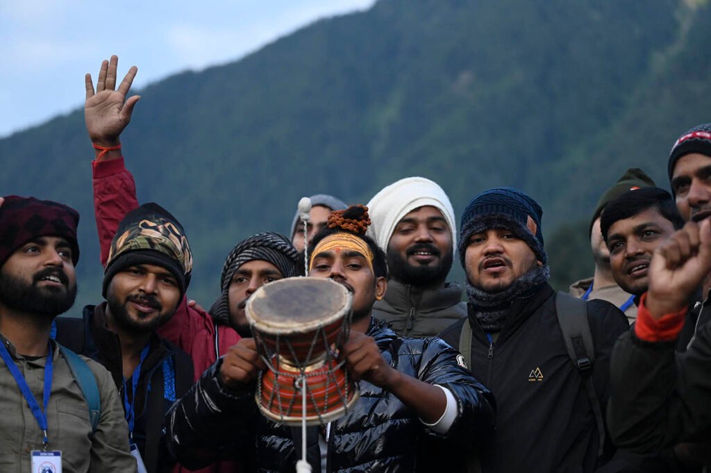 In Frames: Amarnath pilgrims leave for holy cave on first day of yatra 9 km13