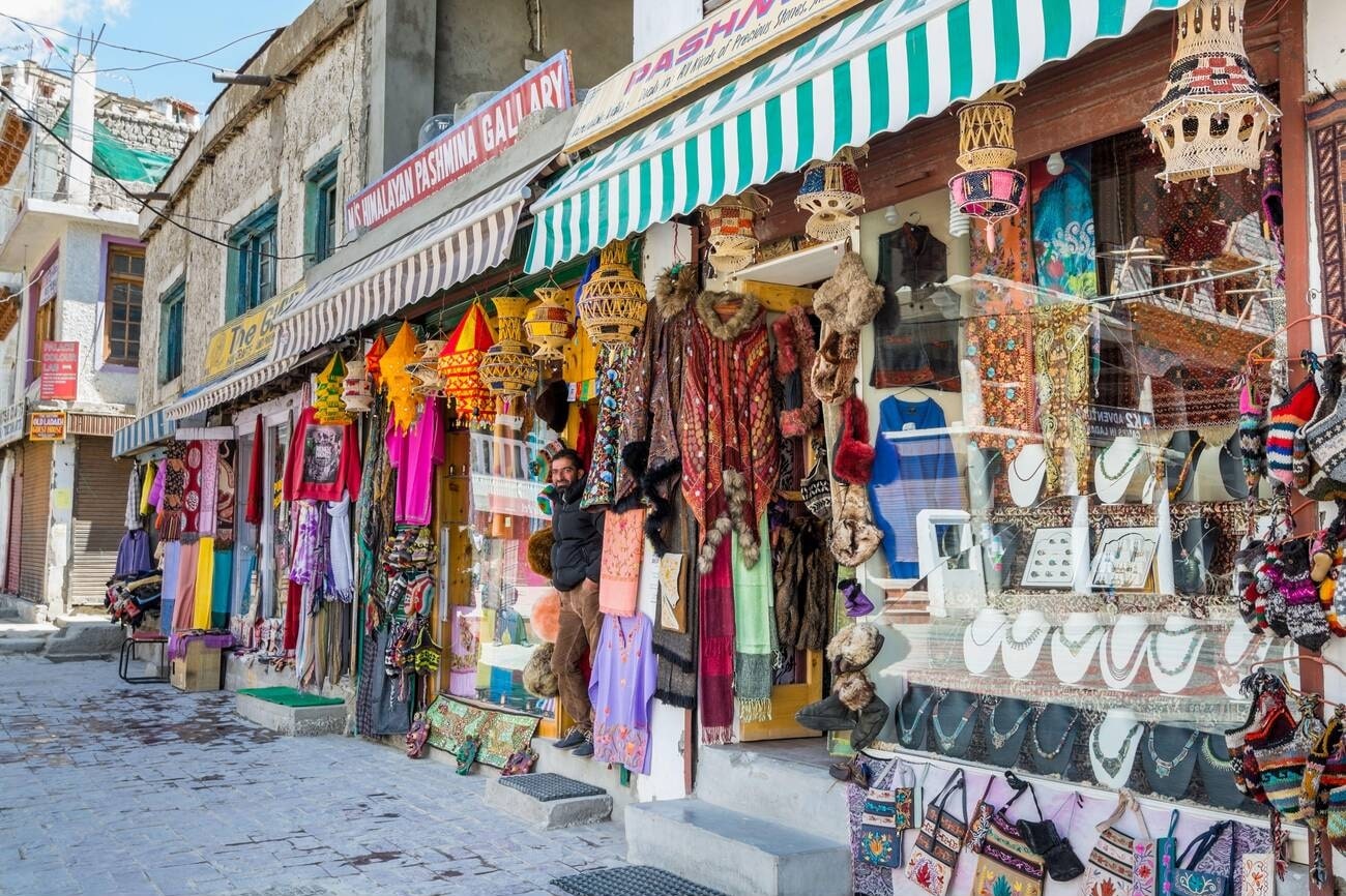 places for shopping in kashmir